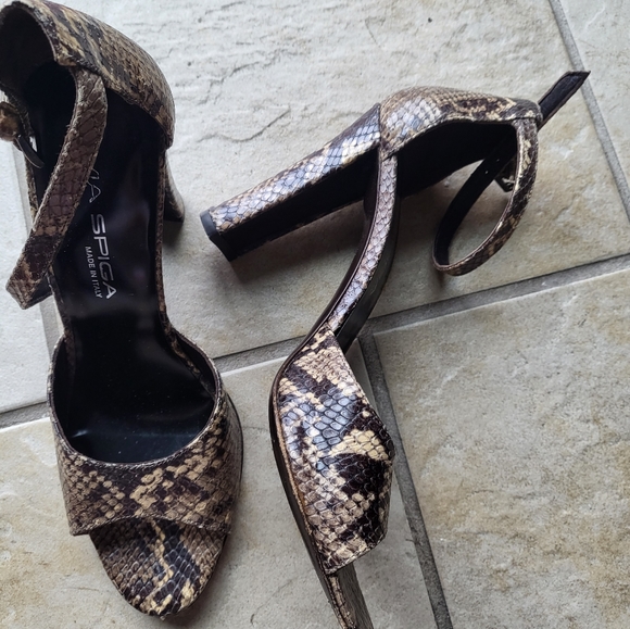 Heels - Picture 2 of 4